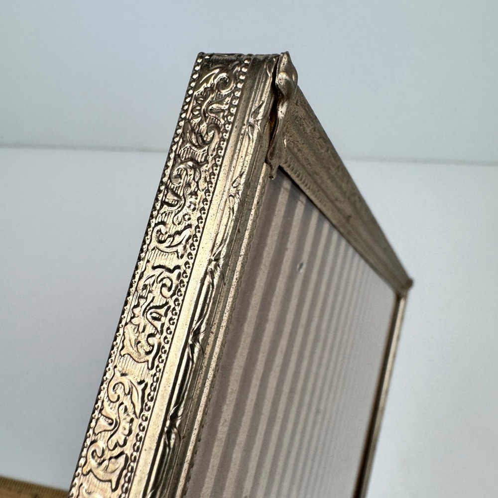 Vintage 8x10inch Gold Metal Tabletop Wall Frame Easel back Textured Accents‎ - Picture 11 of 11